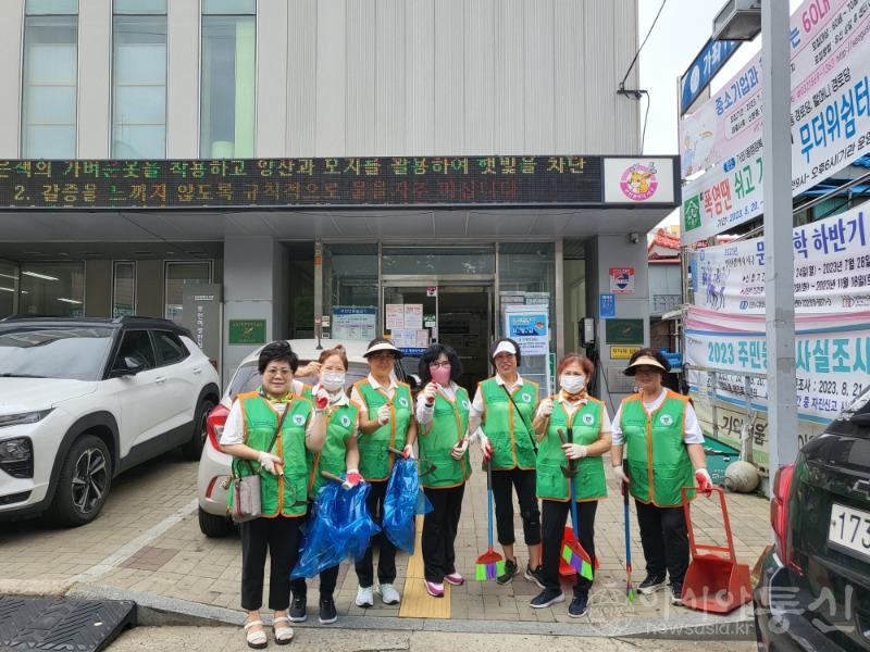 4가좌1동 지역자율방재단, 태풍 대비해 배수로 등 정비 (1) (1).jpeg