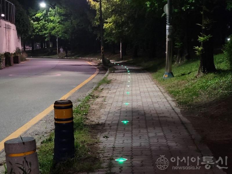 어두웠던 골목이 안심하고 걸을 수 있는 거리로 재탄생(2).jpg