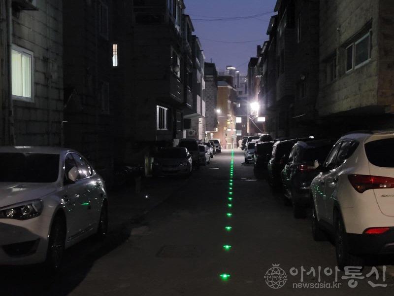 어두웠던 골목이 안심하고 걸을 수 있는 거리로 재탄생(1).jpg