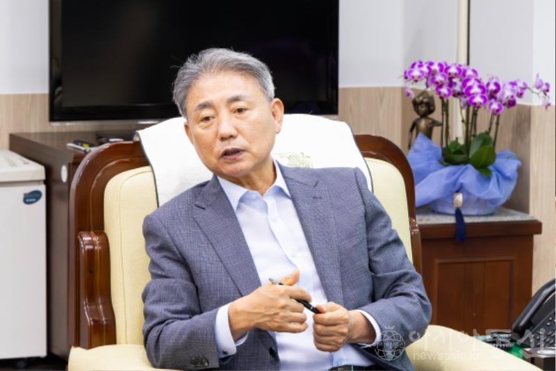 윤환 계양구청장(1).jpg
