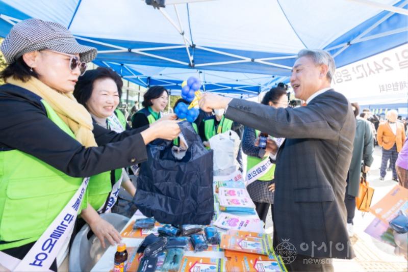 0906 계양구, ‘2023년 하반기 계양사랑 나눔장터’ 개최 (1)-지난 상반기 나눔장터 사진자료.jpg