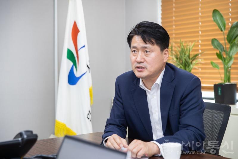 2. 강범석 서구청장 사진.jpg