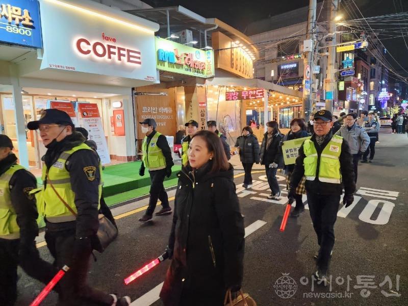 서울시의회 이새날 의원, “압구정동 일대 민·관·경 합동 특별 방범순찰 활동 실시!”.jpg