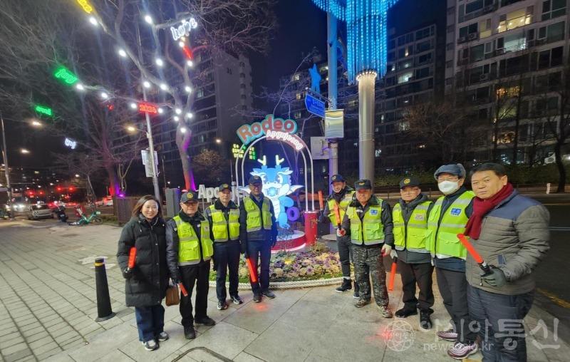 서울시의회 이새날 의원, “압구정동 일대 민·관·경 합동 특별 방범순찰 활동 실시!”2.jpg