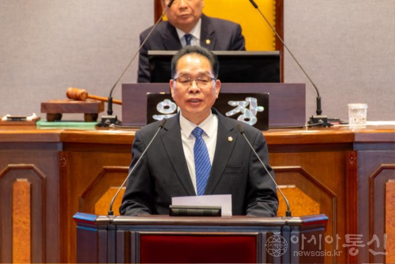 사진1. 강남구의회 행정재경위원장에 복진경 의원 선출.jpg