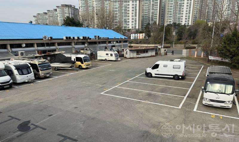농수산물도매시장 캠핑용 자동차 전용 임시주차장 (1).jpg