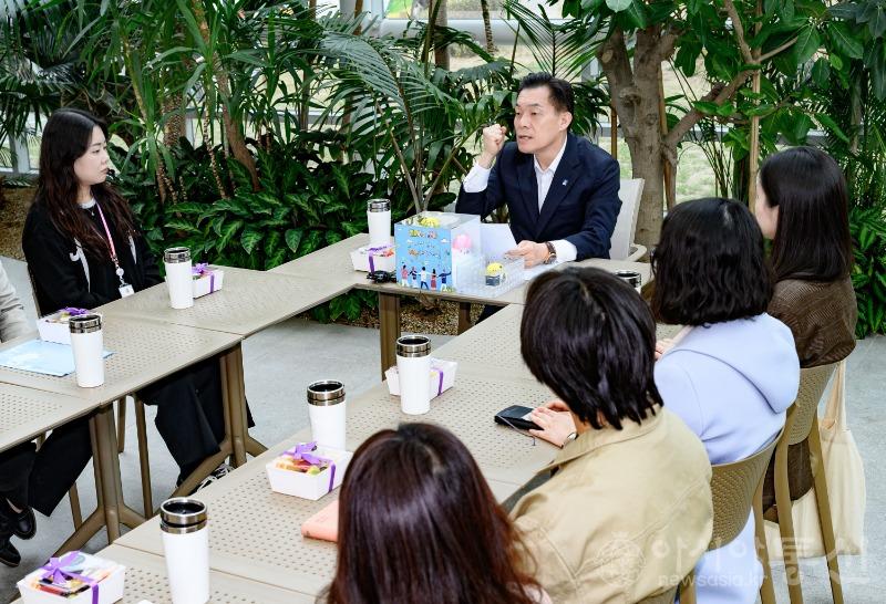 이재준 수원시장, “악성민원으로 고통받은 공직자들,수원시가 보호하겠다”(1).jpg