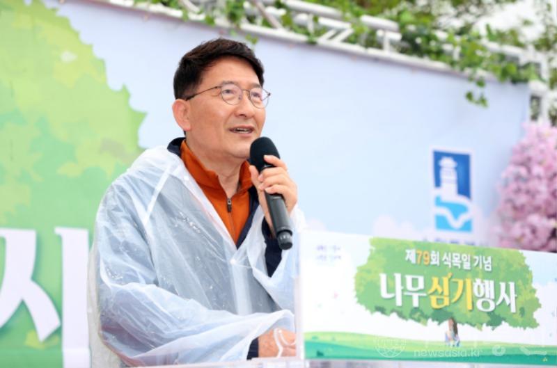 2-2 식목일 축사(김기정).jpg
