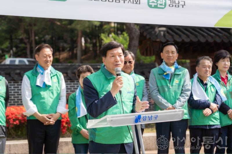 사진1. 강남구의회, ‘새마을운동 나무심기' 행사 참여.jpg