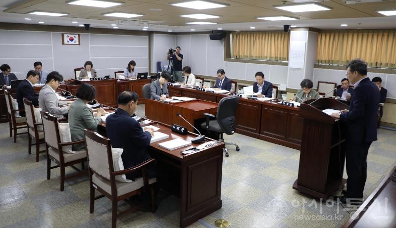 기획경제위원회 안건심사.jpg