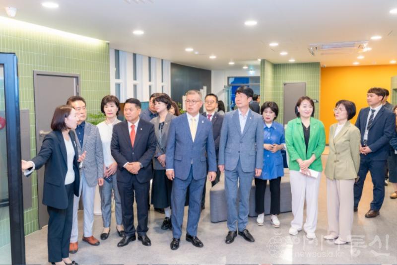 사진2. 강남구의회 복지도시위원회, 태화기독교사회복지관 '봄터' 개소식 참석.jpg
