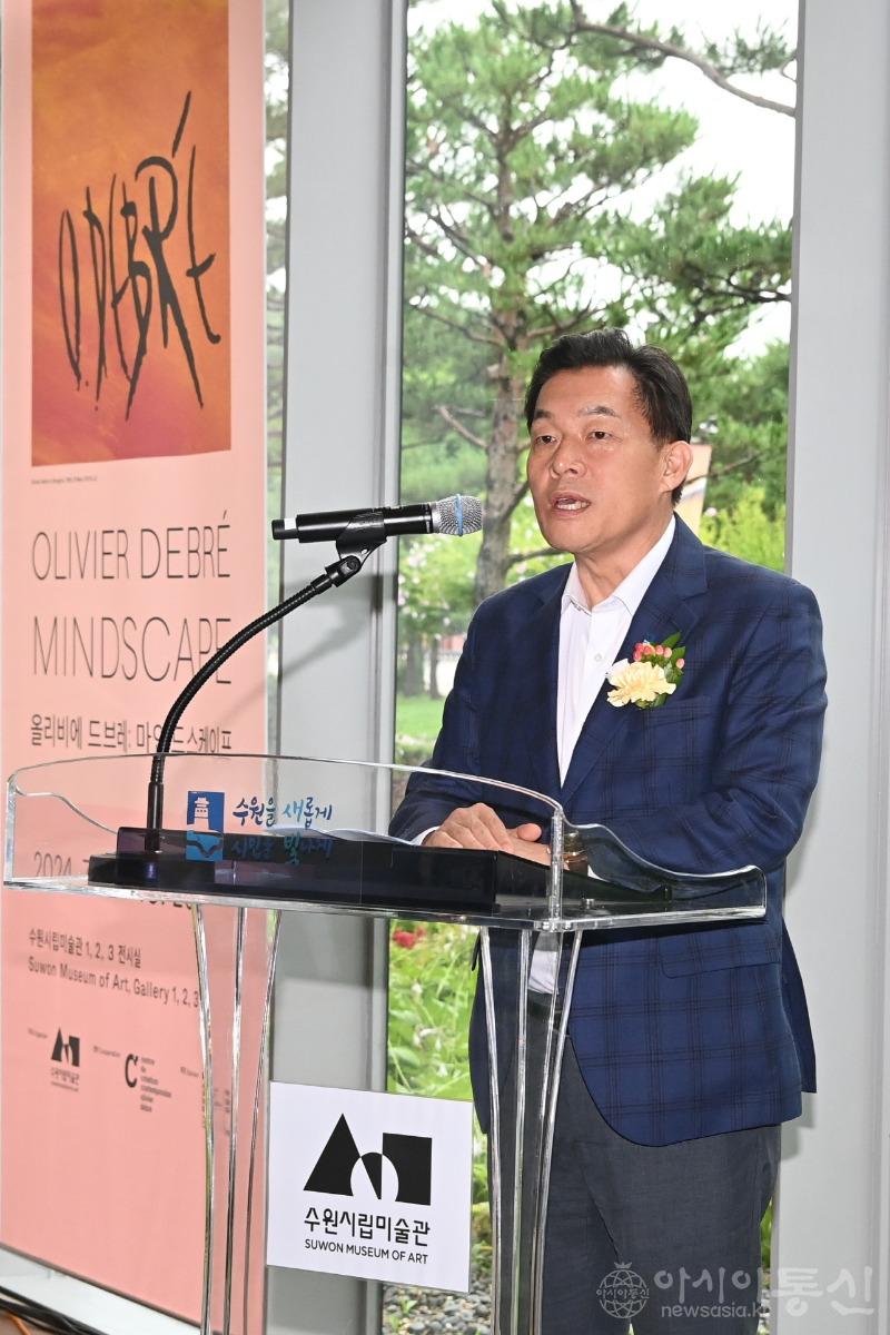 1-1. 수원시립미술관, 佛 추상화가 올리비에 드브레 전(展) 개막.jpg