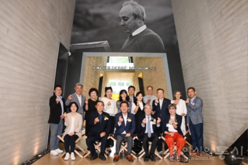 1-2. 수원시립미술관, 佛 추상화가 올리비에 드브레 전(展) 개막.jpg