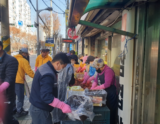 의정부시 가능동 가재울적십자봉사회, 사랑의 김장 나눔