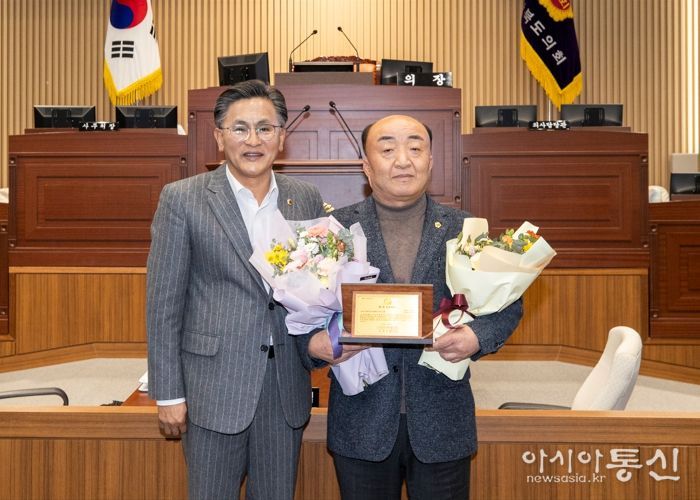 김홍구 경북도의원, 正明 의정 대상 수상