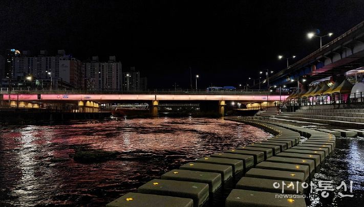 대구시 신천에 비치는 별빛 칠성교, 도달쑤와 함께