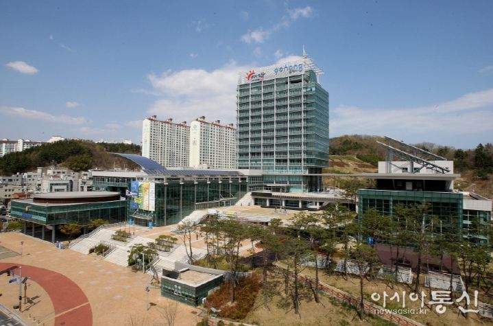 포항시청 전경.