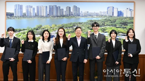 박사승 영통구청장, 신규 공직자에게 임용장 수여