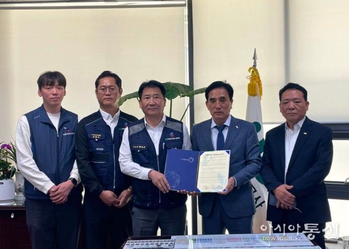 재취업지원 서비스 사업 공식 출범에 따른 HU공사와 노동조합의 협약식이 진행되었다. (화성도시공사 제공)