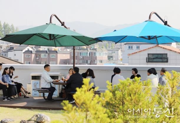 수원시 팔달구, 옥상 정원에서 동 복지팀장 티타임 열어