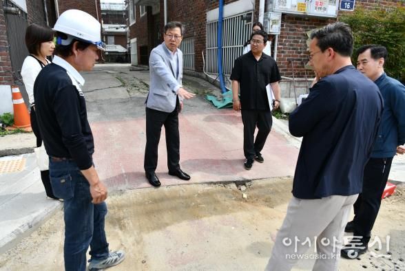 수원시 영통구, 산남로 보도 정비사업 중간점검 실시 보행환경 개선에 박차…