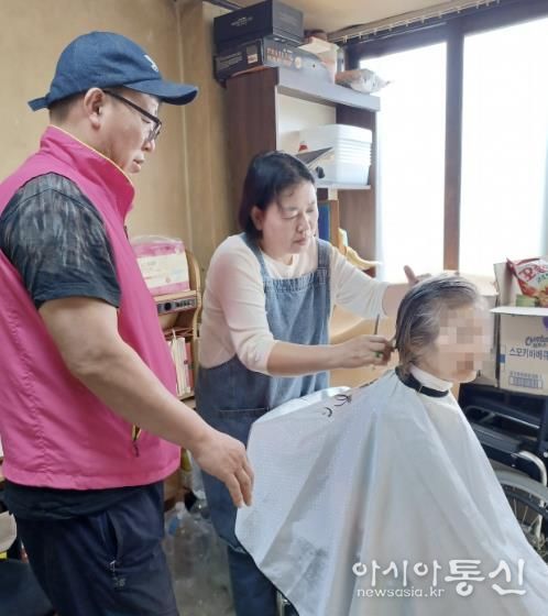 수원시 권선구 세류3동 지역사회보장협의체, 우리동네 꿀단지 봉사단 찾아가는 이미용서비스