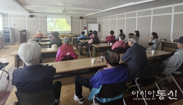 수원시 영통구 매탄2동 지역사회보장협의체, 저소득 홀몸 어르신 대상 '매2시네마' 추진