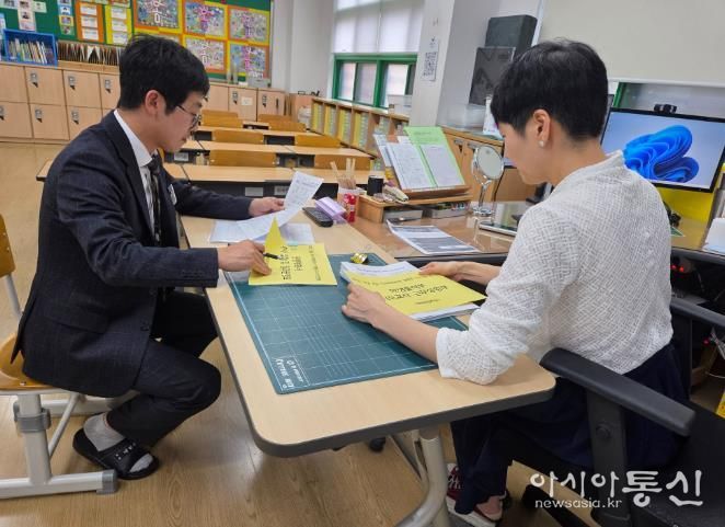 강남교육지원청은 15일 영화초를 방문해 업무담당자를 대상으로 '이주배경학생 맞춤형 프로그램 상담'을 진행했다.