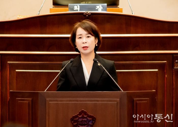 남양주시의회 315회 임시회 1차 본회의에서 정현미 의원이 ‘상급종합병원 유치계획’에 대해 시정질문 하고 있다.