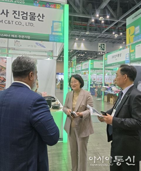 신미숙 의원, 해외 바이어가 찾는 K-수출박람회…지페어 코리아 방문