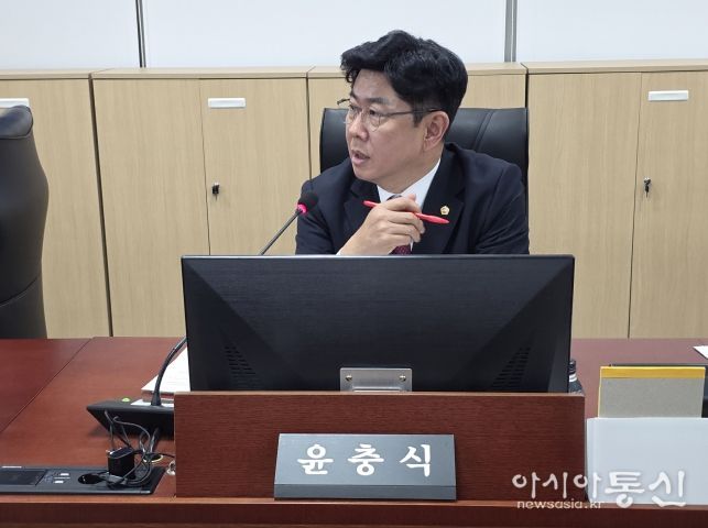 경기도의회 미래과학협력위원회 소속 윤충식 의원(국민의힘, 포천1)