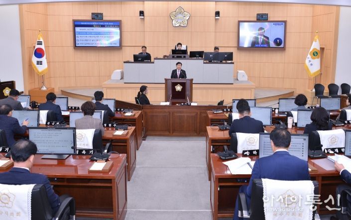 정기명 여수시장은 지난 18일 제252회 시의회 본회의장에서 2026년도 예산안 제출에 따른 시정연설을 통해 내년도 시정 운영 방향을 밝혔다.