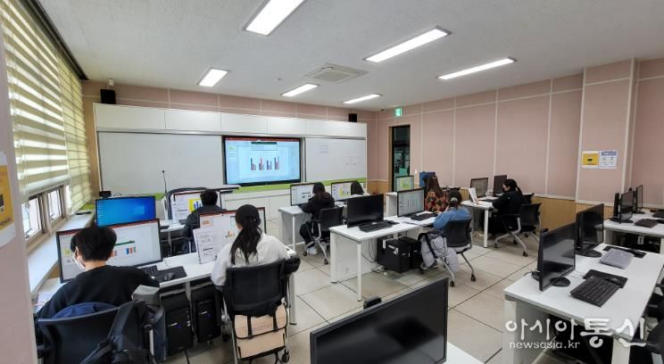 매년 여름과 겨울방학 기간 운영되고 있는 화천 청소년 수련관의 ITQ 자격증반 강좌