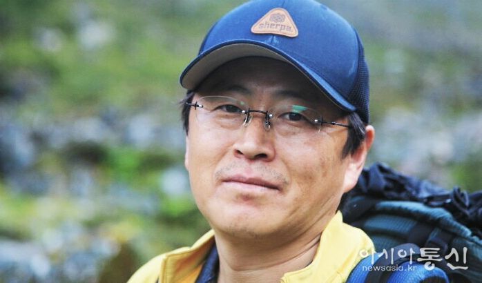 경상국립대학교 2025년 제17회 개척언론인 상 수상자인 경남과학교육원 박명환 팀장