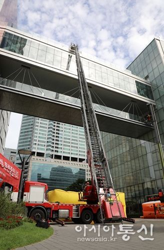 24년 잠실 롯데타워 초고층 건축물 화재 대피훈련 사진