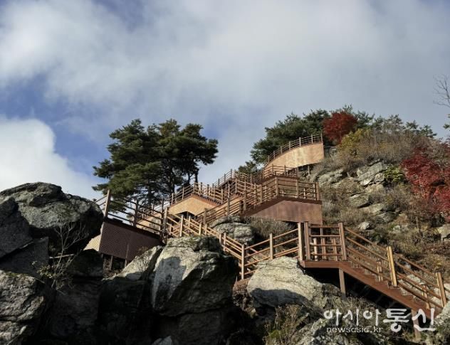 포천시, 왕방산(관모봉) 나무 계단 설치 완료