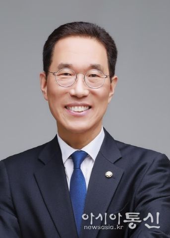 더불어민주당 김주영 국회의원(경기 김포시갑, 국회 기후에너지환경노동위원회 간사)