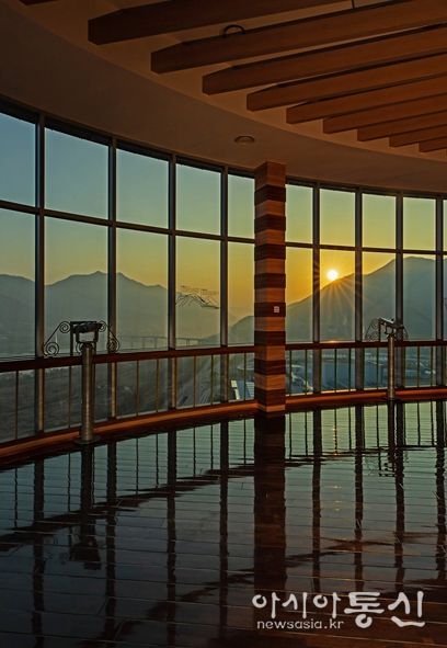 유니온타워 전망대 일출 모습