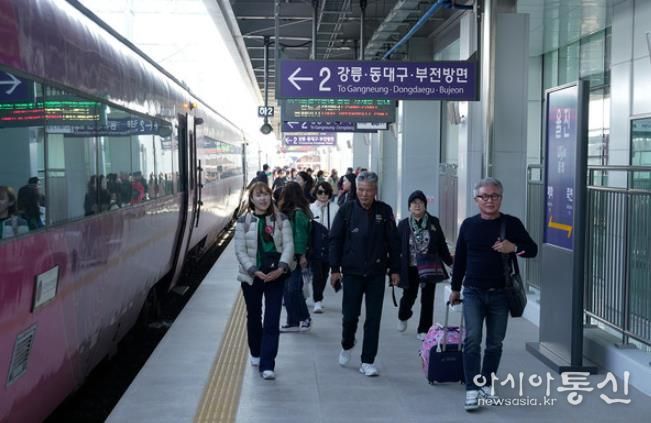 울진군, 바다·철도 잇는 이색 해맞이 관광 선보여