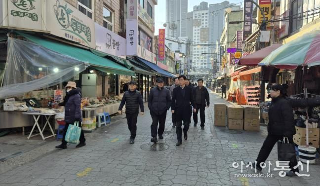 한상욱 처인구청장이 7일 용인중앙시장을 비롯해 지역내 기관과 단체를 방문해 현장의 목소리를 경청했다.