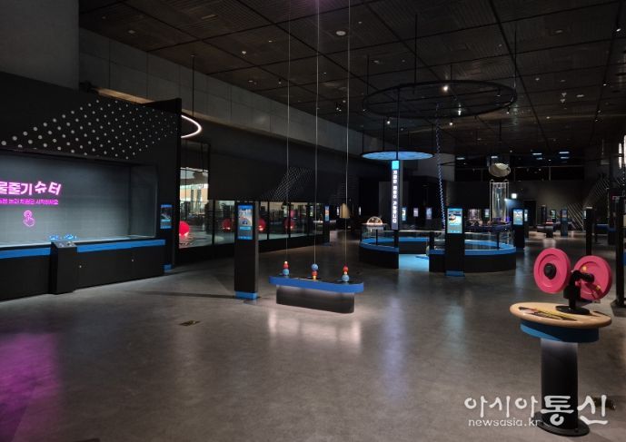 피직스 랩(Lab) 전시관