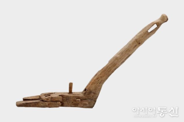 삼국시대 쟁기 보존처리 후