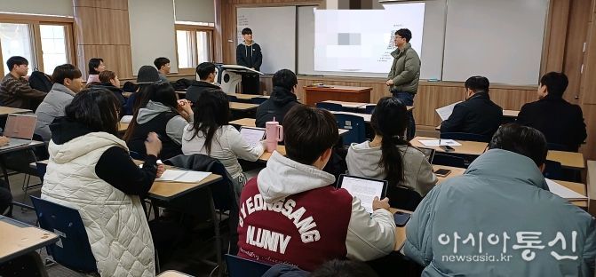 경상국립대학교 화학교육과는 2월 19일 재학생과 졸업생을 대상으로 ‘2026학년도 임용 합격자와 함께하는 선후배 간담회’를 개최했다.