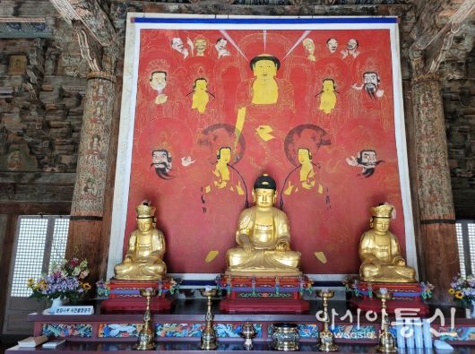 양산 신흥사 석조석가여래삼존좌상