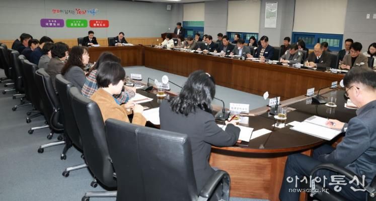 충남 계룡시는 9일 시청 상황실에서 확대간부회의를 개최했다